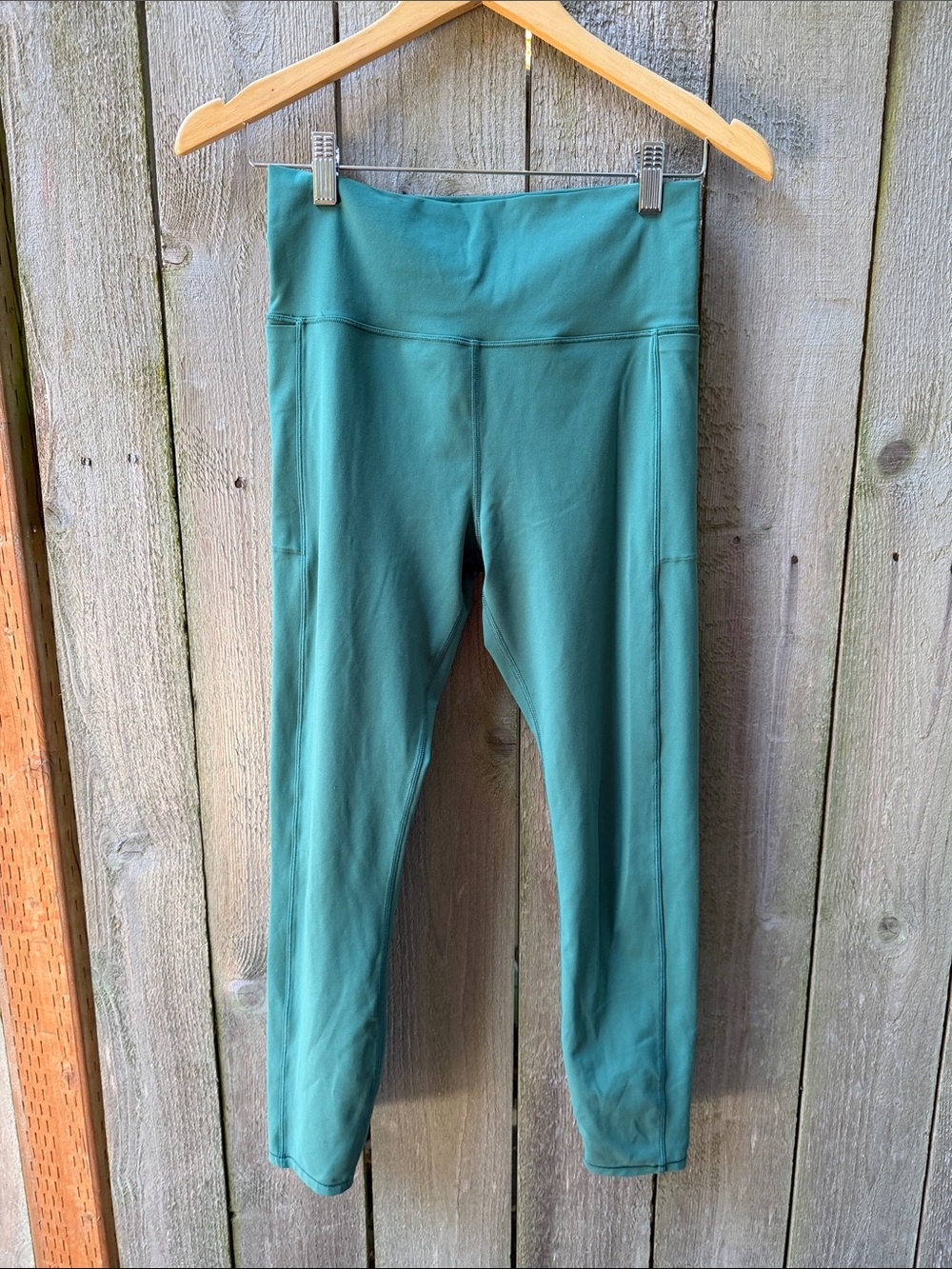 Vuori High-Waist Active Leggings in Teal
